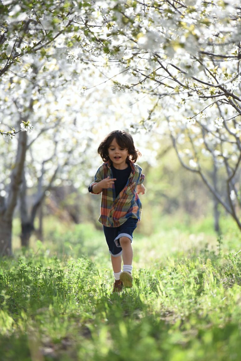 An image of a happy child. Its one of the habits of happy kids.